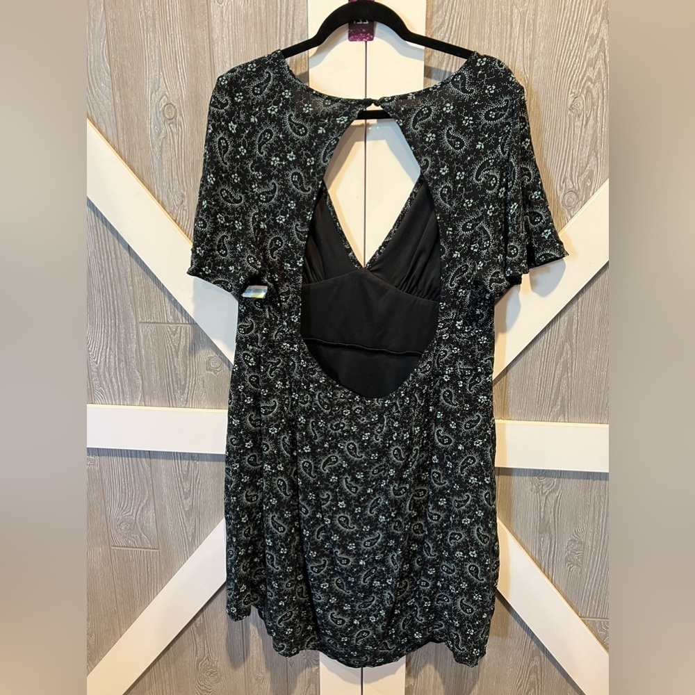 221. NWT BP Paisley Flutter Sleeve V-Neck Dress 2X - Picture 8 of 8